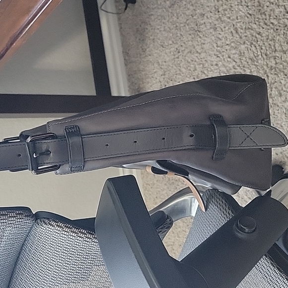 Tumi Leather Santa Monica Mabery Convertable Hobo Purse - Picture 4 of 13